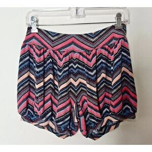 Namastday Black Pink and Blue Chevron Loose Fit Knit Short Wide Waist Banded Hem
